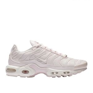 nike women’s air max plus shoes